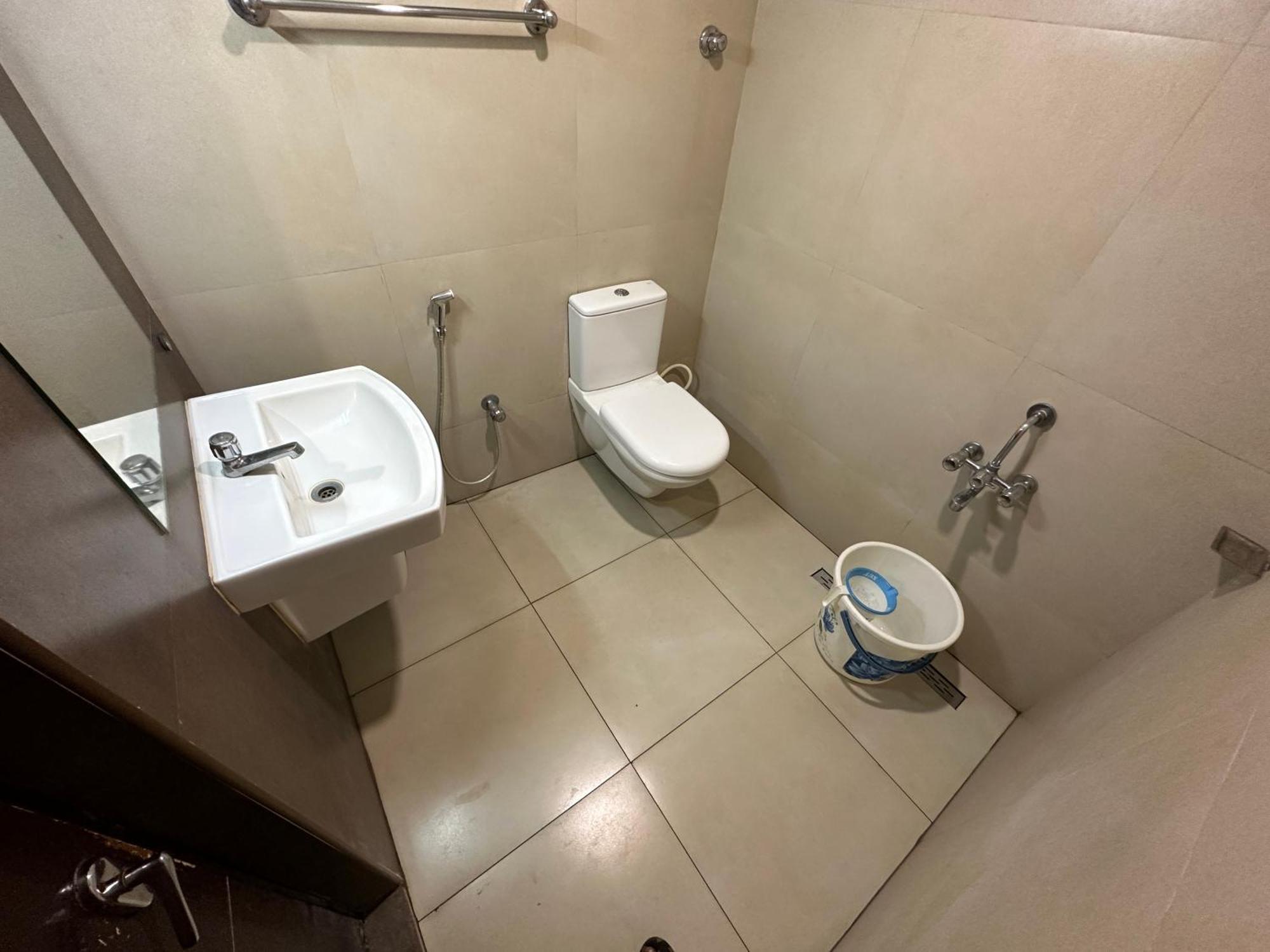 Hotel Aiba Regency Коимбатур Экстерьер фото