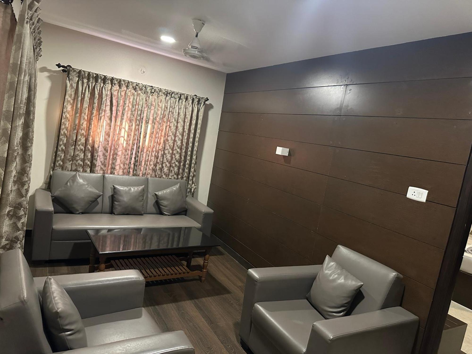 Hotel Aiba Regency Коимбатур Экстерьер фото